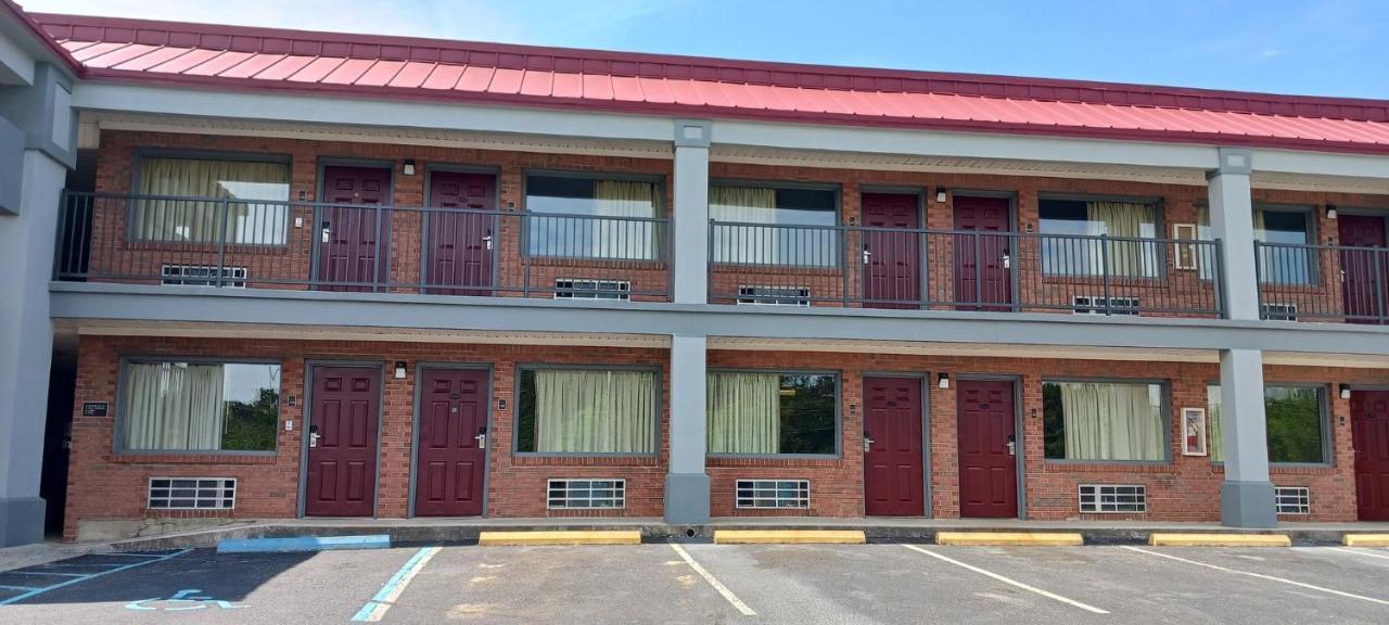 Red Roof Inn & Suites Scottsboro Exterior photo